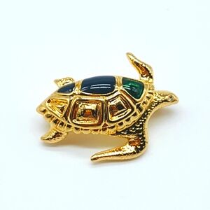 Vintage Gold Tone Enamel Turtle Brooch